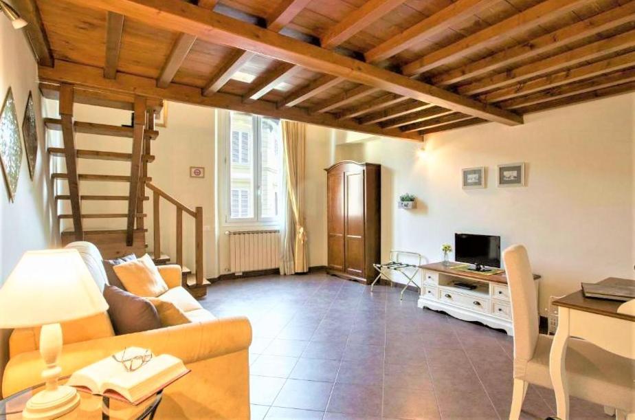 Charming Suite Cavour Heart Of Florence Florença Exterior foto