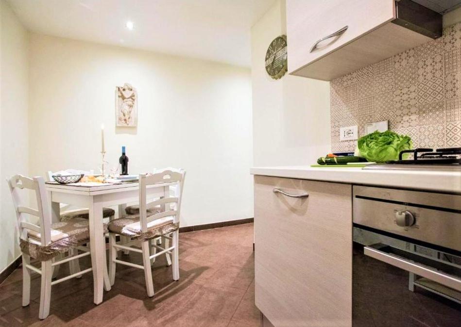 Charming Suite Cavour Heart Of Florence Florença Exterior foto