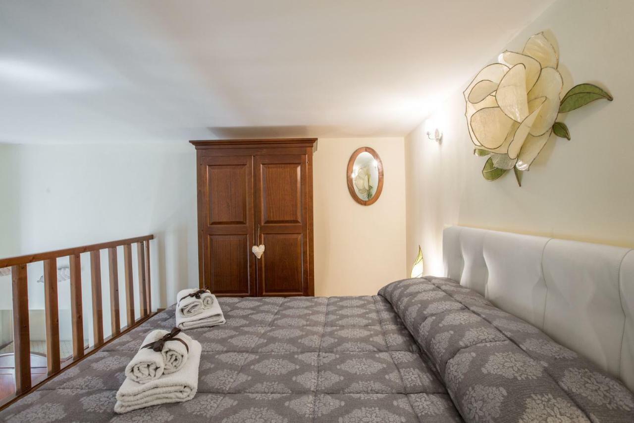 Charming Suite Cavour Heart Of Florence Florença Exterior foto