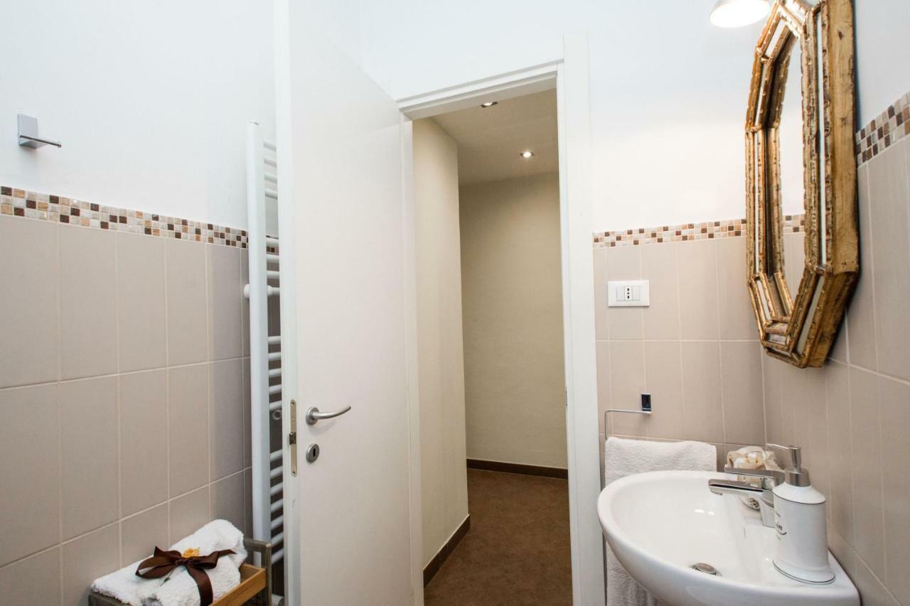Charming Suite Cavour Heart Of Florence Florença Exterior foto