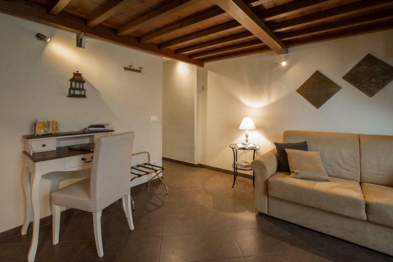 Charming Suite Cavour Heart Of Florence Florença Exterior foto
